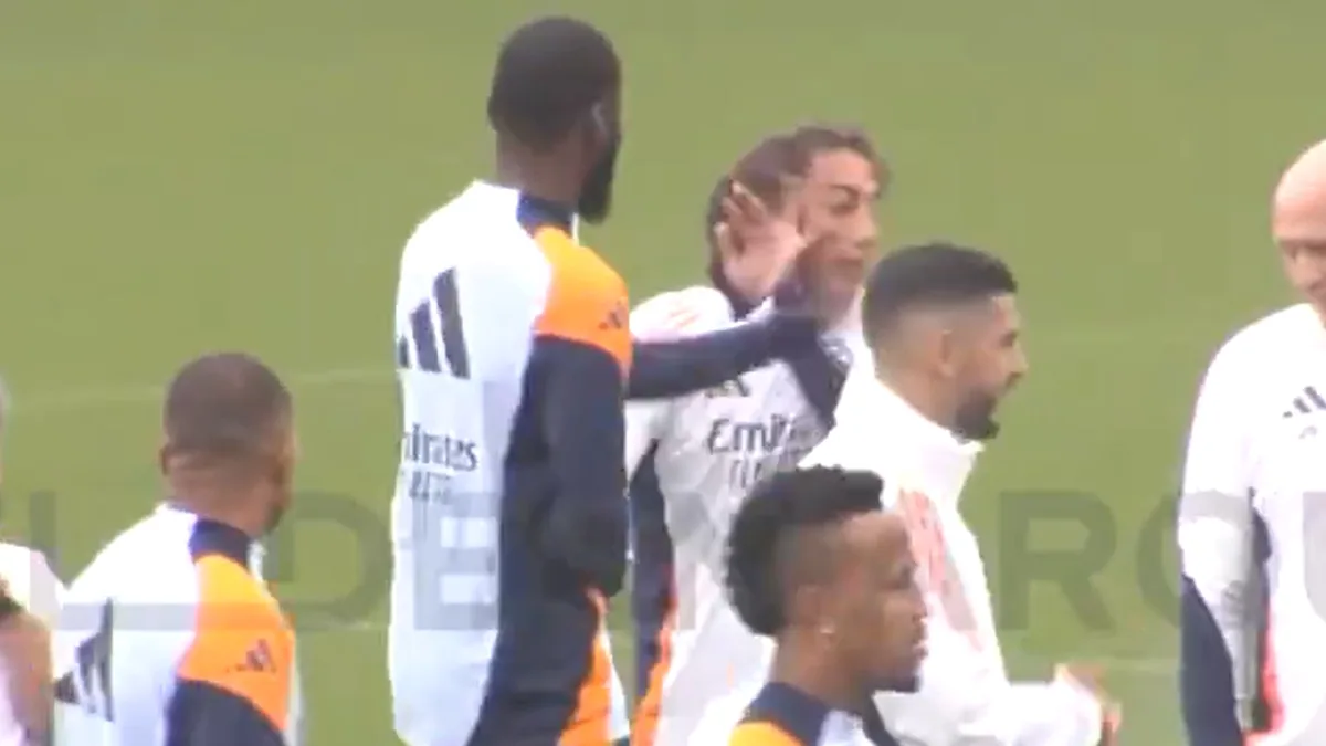Antonio-Rudiger-abofeteando-a-un-miembro-del-personal-del-Real-Madrid